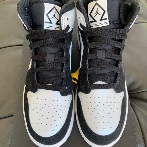 Jordan 1 Mid DIAMOND SHORTS (GS) - Picture 3 of 7